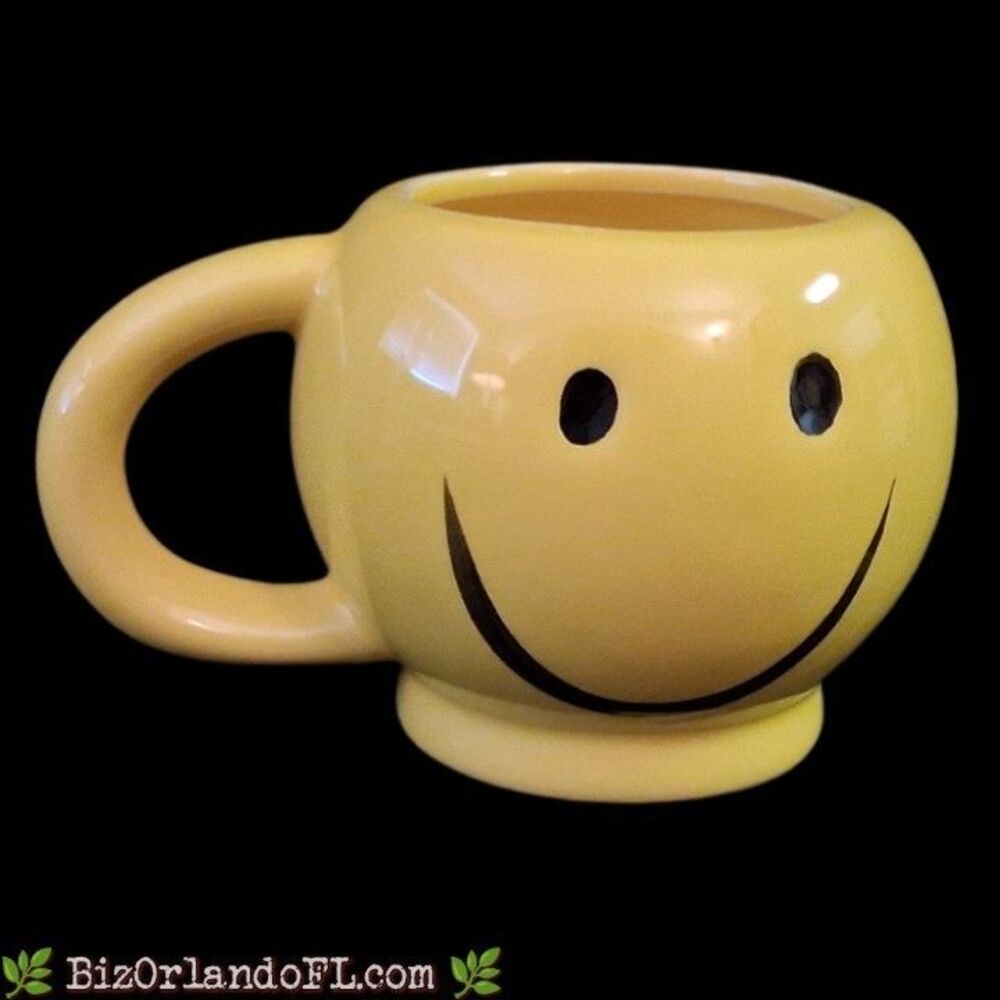 Smiley Mug Teleflora Yellow 20 oz Oversized Coffee Cup Happy Face Smiling Emoji